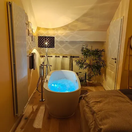 Wellness-apartment Mit Eigener Sauna Und Whirlpool - Fuer Kurzentschlossene